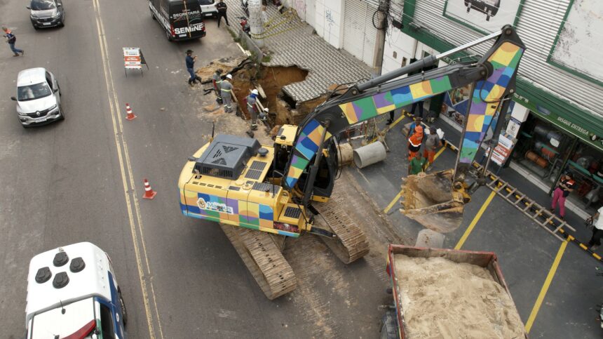 Prefeitura libera tráfego de veículos em trecho da avenida Tefé