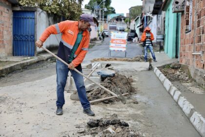 Prefeitura implanta nova tubulação para modernizar sistema de drenagem no Tancredo Neves