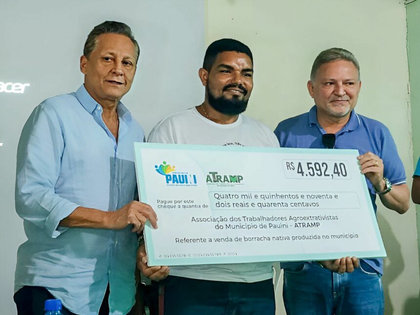 Adjuto Afonso prestigia evento de fortalecimento do extrativismo em Pauini