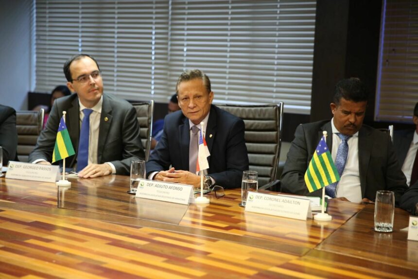 Adjuto Afonso toma posse como tesoureiro da Diretoria Executiva da Unale, em Brasília