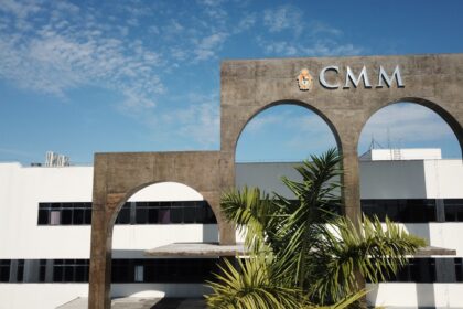 Caio André determina que estatutários, comissionados e vereadores batam ponto na CMM