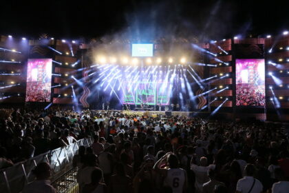 Réveillon reúne 100 mil pessoas no Parque Amazonino Mendes