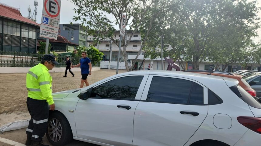 Ações de fiscalização de estacionamento irregular na zona Sul
