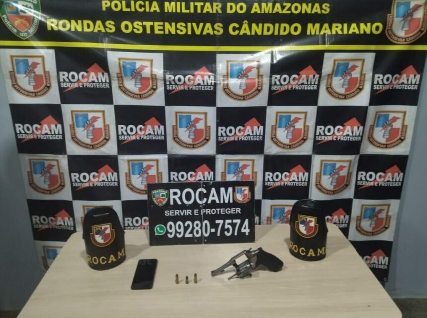 PMAM prende duas pessoas e apreende adolescente de 17 anos com arma de fogo