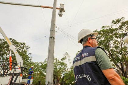Ageman promove fiscalização noturna na iluminação pública de praças