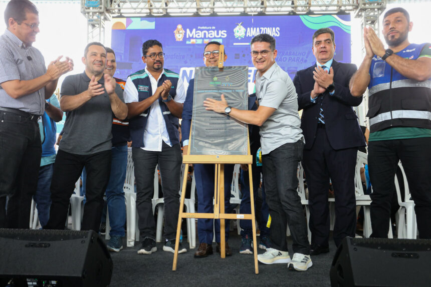 Prefeito entrega feira coberta do Alvorada 1