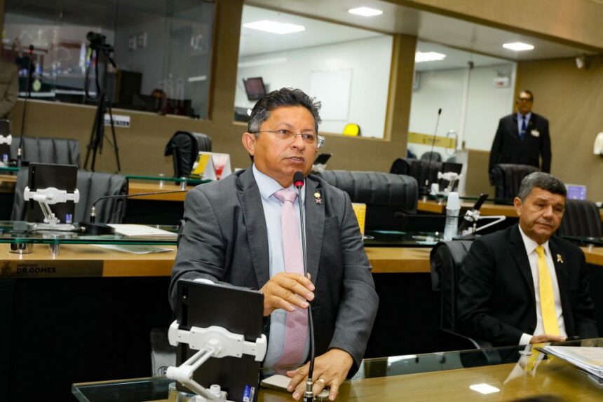 Sinésio Campos apresenta moção de parabenização pelos 57 anos da Zona Franca de Manaus