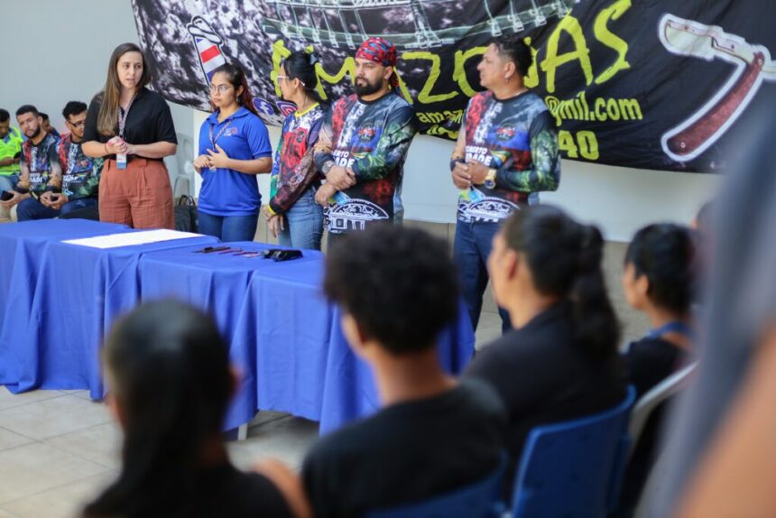 UGPE encerra curso de barbeiro, qualificando moradores do Prosamin+ para o mercado de trabalho