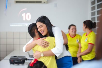 De autoria da deputada Mayra Dias, lei institui a Semana da Comunicação Não Violenta nas escolas