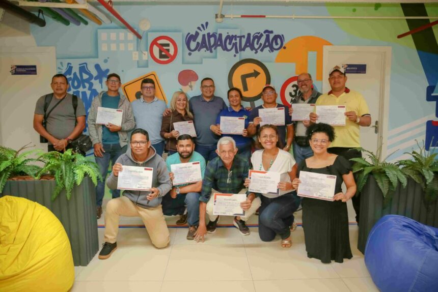 Detran Amazonas certifica 83 instrutores de trânsito em Manaus