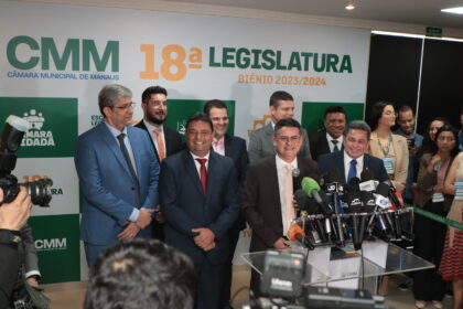 Caio André abre trabalhos da CMM em solenidade marcada por leitura da mensagem do prefeito de Manaus