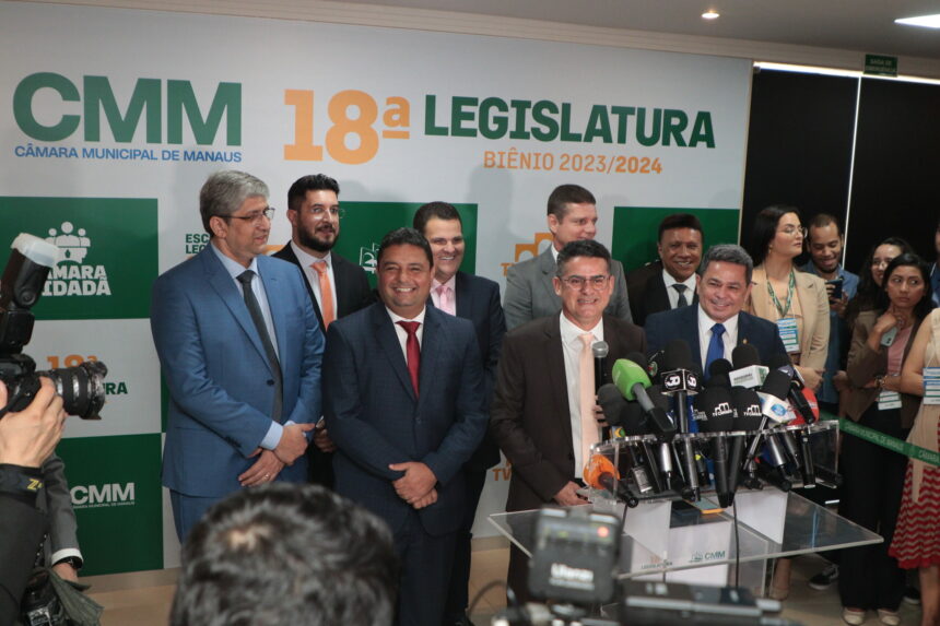 Caio André abre trabalhos da CMM em solenidade marcada por leitura da mensagem do prefeito de Manaus