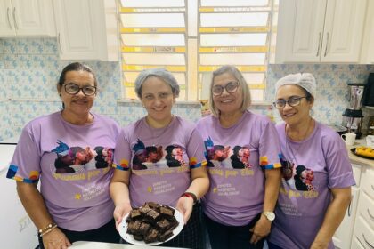 Oficina de brownies para mulheres de casa de acolhimento