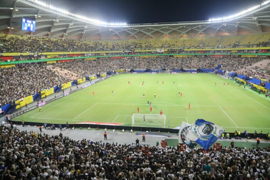 Arena da Amazônia recebe público superior a 21 mil pessoas na partida entre Vasco e Audax