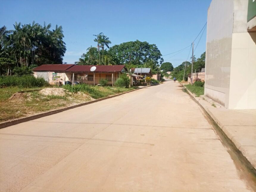 Obras avançam no sistema viário de Uarini
