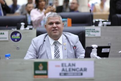 Vereador Elan Alencar destaca importância de PLs voltados para áreas de risco e aos idosos