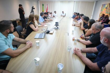 Wilson Lima dá continuidade a tratativas com médicos para a manutenção dos serviços de saúde