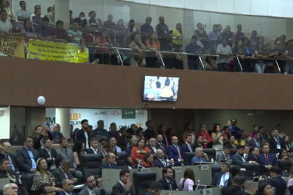 População acompanha solenidade de abertura das atividades legislativas da Câmara Municipal de Manaus
