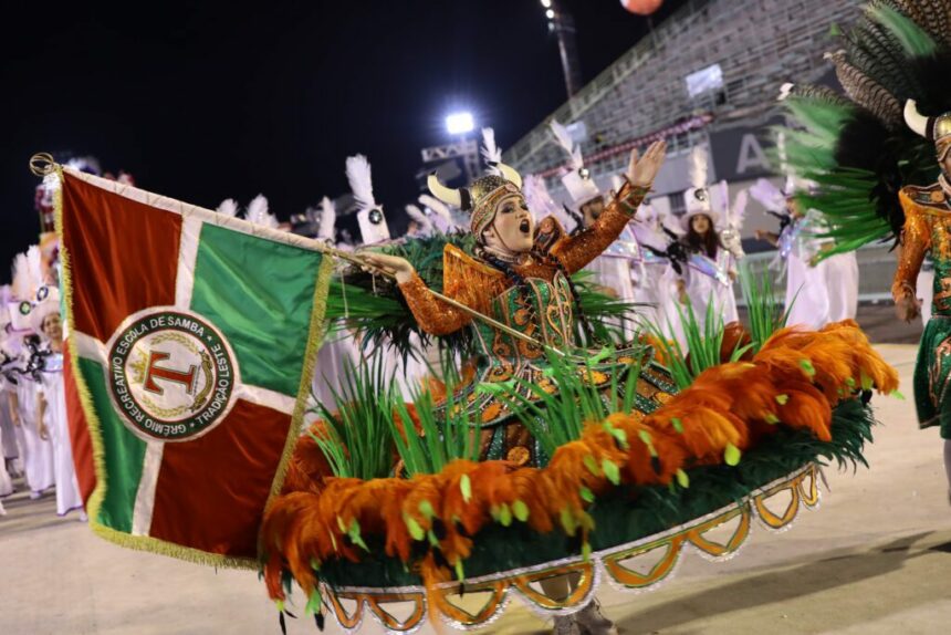 Carnaval na Floresta: Escolas de Samba do Grupo de Acesso A disputam o direito de ingressar na elite do Carnaval de Manaus