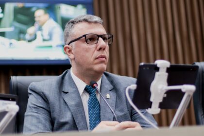 PL que propõe inclusão da educação financeira nas escolas municipais de Manaus avança na CMM