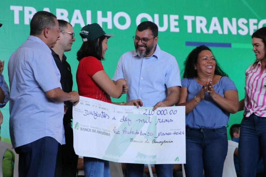 No aniversário de Rio Preto da Eva, Wilson Lima faz entregas que somam R$ 4,5 milhões para o município