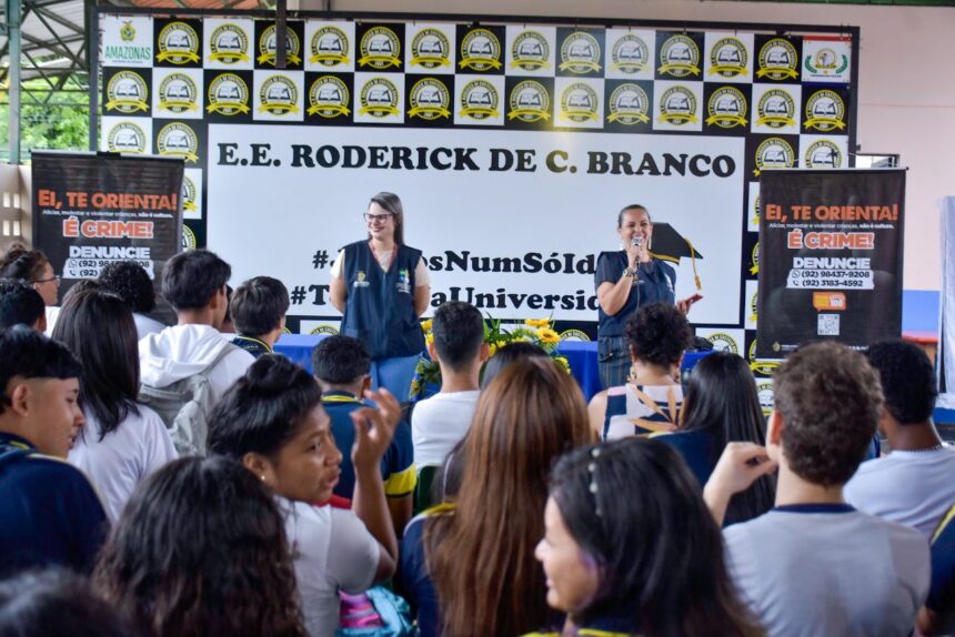 Deputado João Luiz leva palestra do ‘Ei, Te Orienta’ para alunos da zona Leste de Manaus