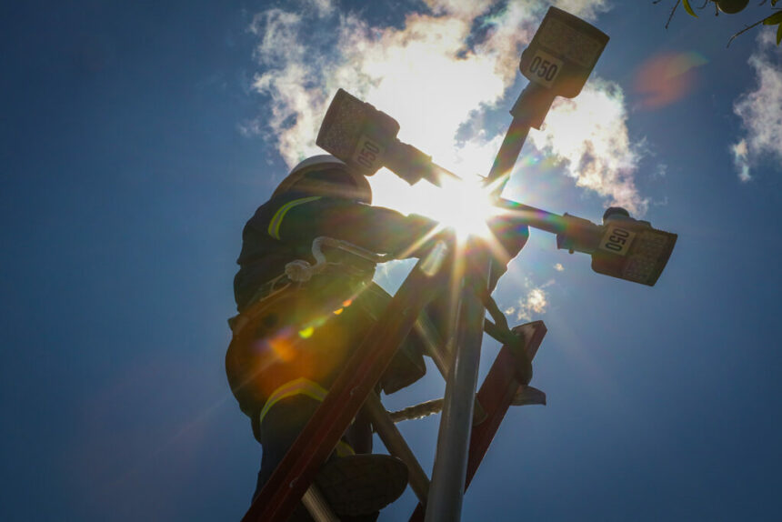 Governo do Amazonas inicia implantação de LED em Guajará
