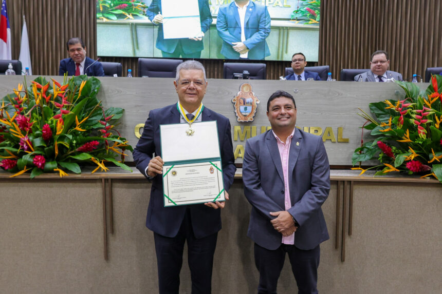 Auditor fiscal Severino Cavalcante é homenageado na Câmara Municipal de Manaus