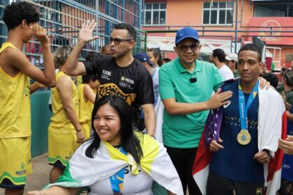 Paratleta Maria de Fátima garante prata em Dubai com apoio do Bolsa Esporte Estadual, indicativo do deputado João Luiz ao Governo do Amazonas