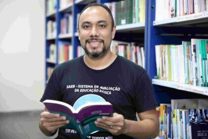 Eeti Petrônio Portela promove projeto de incentivo à escrita e a literatura