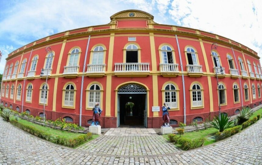 Governo do Amazonas decreta ponto facultativo nesta quinta-feira