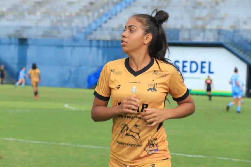Atleta do Pelci é integrada ao elenco profissional do JC Futebol Clube