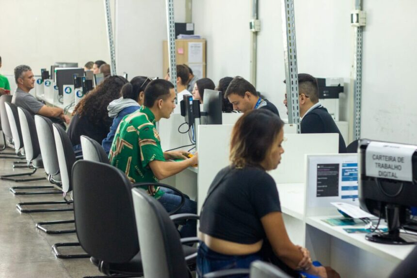 Sine Amazonas divulga 190 vagas de emprego para esta terça-feira