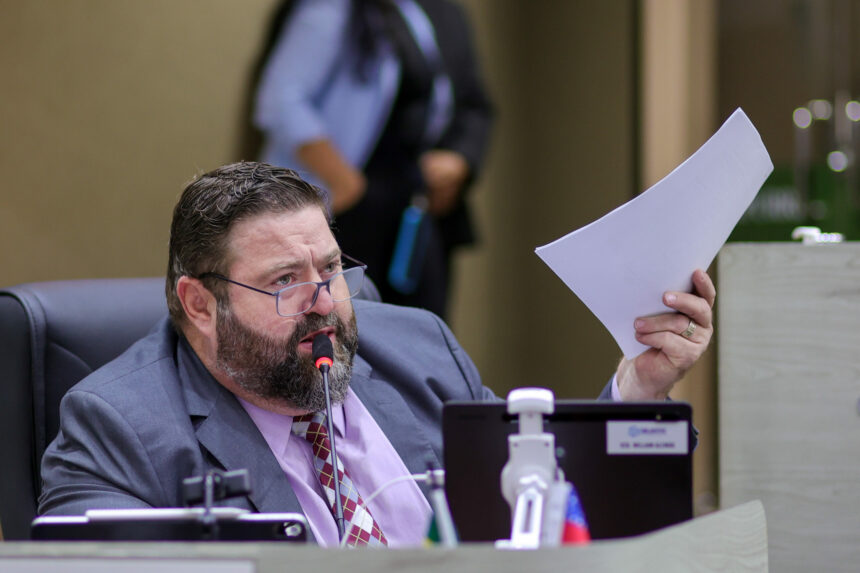 Vereadores pedem CPI para investigar contratos de prestadores de serviço com secretaria municipal