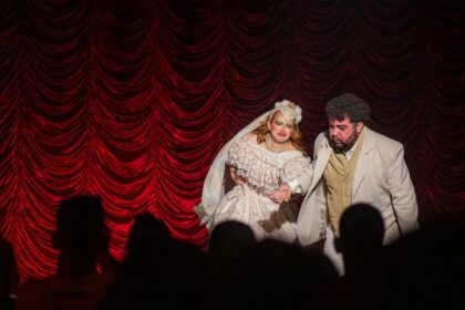 ‘Cabaré Chinelo’ tem duas sessões no Teatro Amazonas nesta sexta-feira