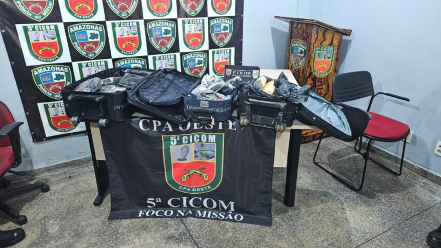 Polícia Militar do Amazonas apreende 13 tabletes de maconha no porto do São Raimundo