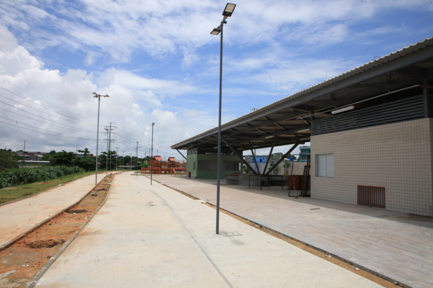 Obras da segunda etapa do parque Amazonino Mendes