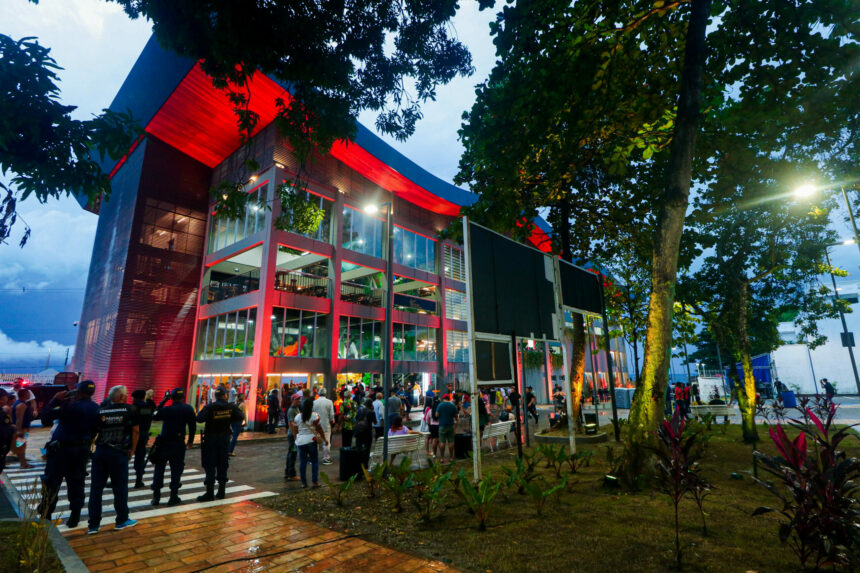 Joelson participa da inauguração do mirante Lúcia Almeida e largo de São Vicente, no centro de Manaus