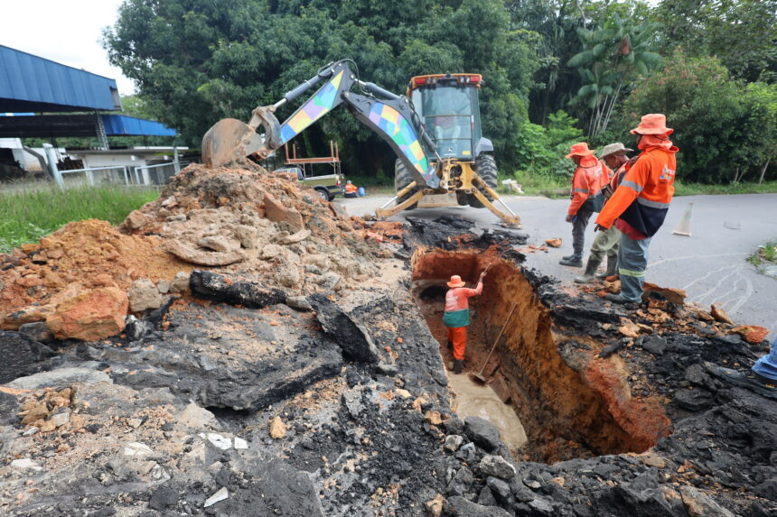 Obra emergencial em rede de drenagem no conjunto Petros