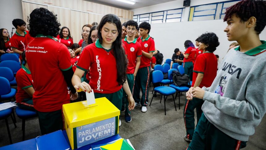 Assembleia Legislativa do Amazonas realiza eleições dos primeiros participantes para o Parlamento Jovem 2024