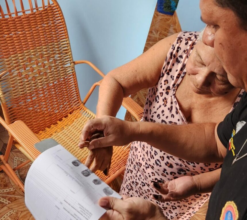 Sejusc faz atendimento domiciliar de solicitação da CIN durante ação de cidadania em Novo Remanso