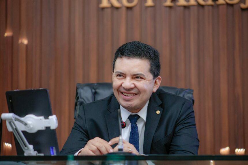 PL de Delegado Péricles faz com que o Amazonas passe a ter licenciamento provisório para abertura de novas empresas