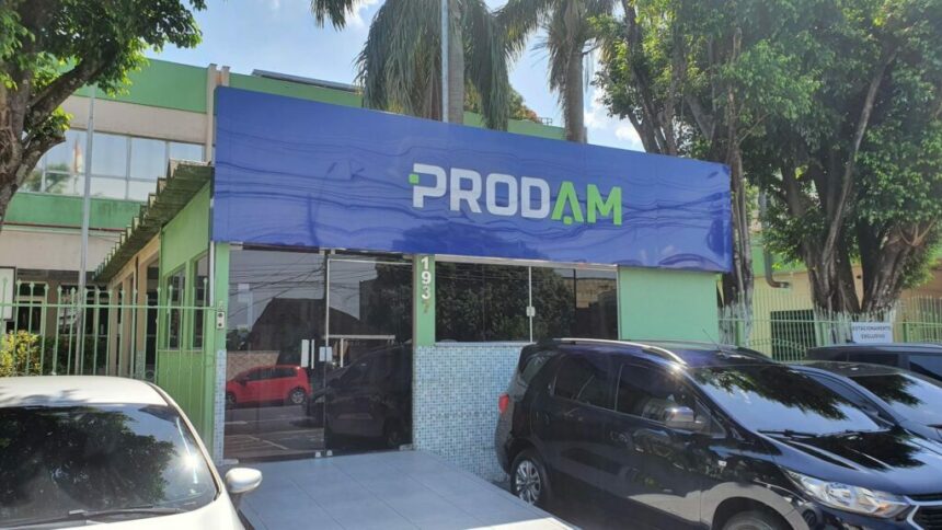 Prodam tem diretor-presidente reconduzido ao cargo