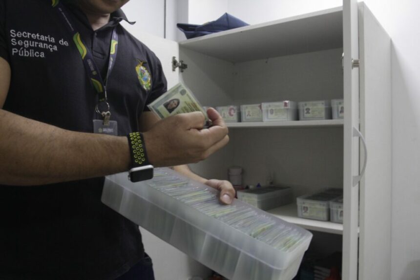 Em quatro horas, SSP entrega mais de 300 Carteiras de Identidade Nacional