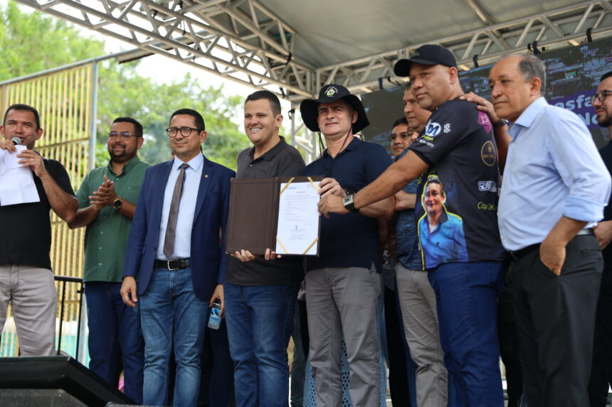 Ordem de serviço para reforma do campo de areia e quadra do 16
