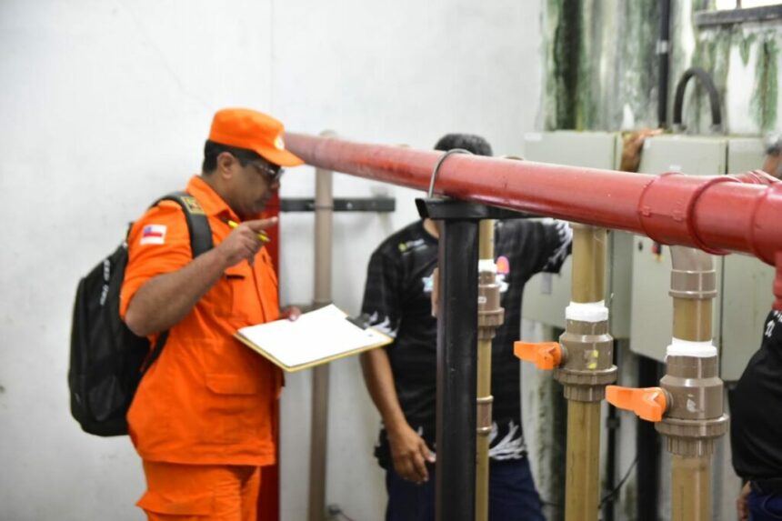 Festival de Parintins: Corpo de Bombeiros realiza primeira vistoria na estrutura do Bumbódromo