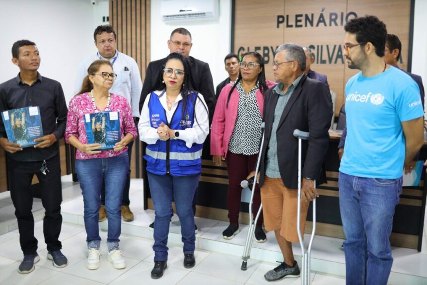 Governo do Amazonas e Unicef entregam relatório de Wash Bat à Prefeitura do Careiro da Várzea