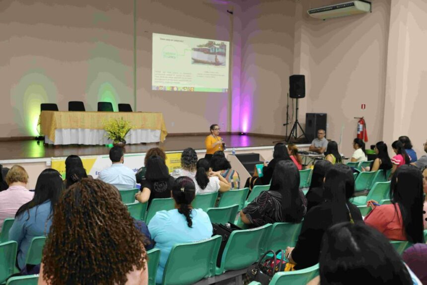 Coordenadores municipais do Bolsa Família participam de encontro formativo na Secretaria de Educação