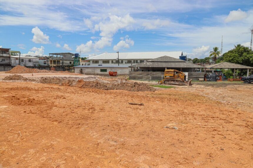 Governo do Amazonas realiza visita técnica em canteiro de obras da Casa da Mulher Brasileira