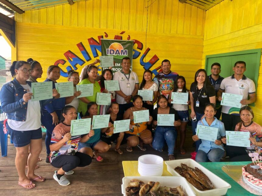 Em Amaturá, Idam oferece curso de beneficiamento de pescado e capacita 48 produtores rurais